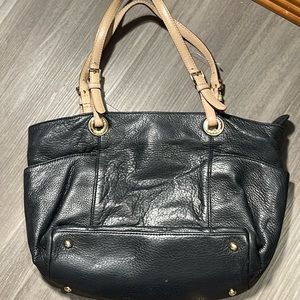 Micheal Kors black leather brand shoulder bag